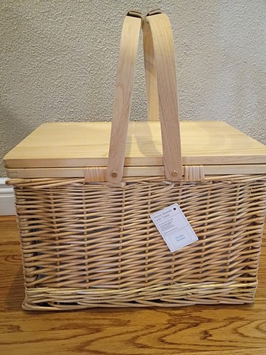 Williams sonoma picnic basket - sonoma,